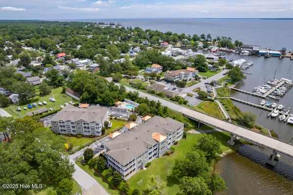 $349,500 | 300 Midyette Street, Unit B8, Oriental, NC 28571