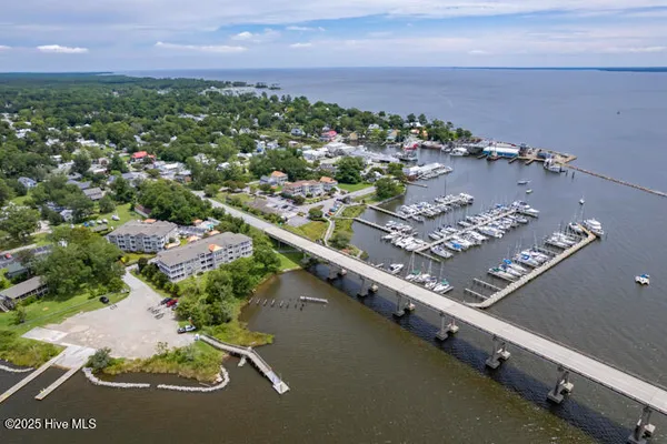 $349,500 | 300 Midyette Street, Unit B8, Oriental, NC 28571