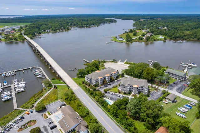 $359,500 | 300 Midyette Street, Unit B8, Oriental, NC 28571