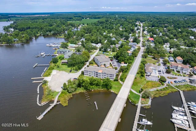 $359,500 | 300 Midyette Street, Unit B8, Oriental, NC 28571