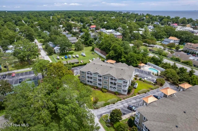 $359,500 | 300 Midyette Street, Unit B8, Oriental, NC 28571