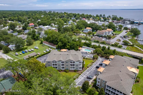 $349,500 | 300 Midyette Street, Unit B8, Oriental, NC 28571