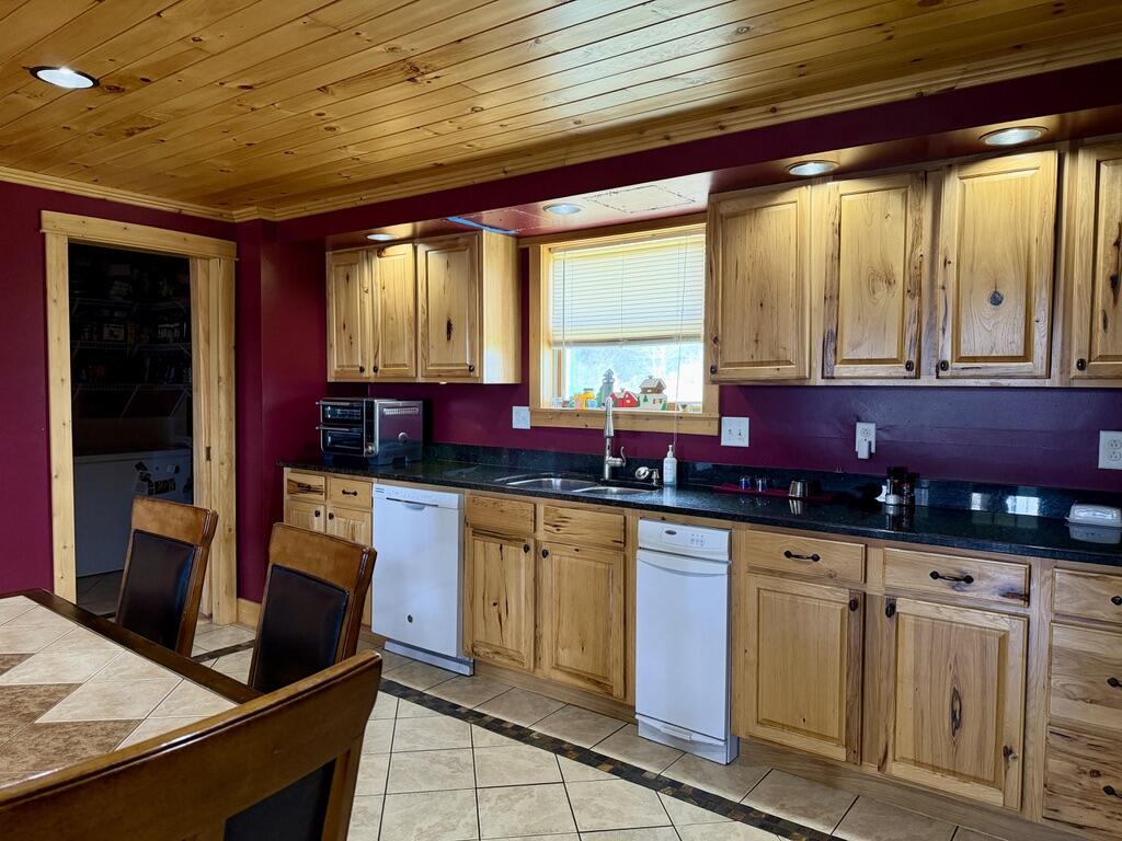 581 Robinson Road Blaine, ME 04734 - Photo 9 of 53 581 Robinson Rd