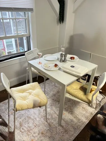 $1,950 | 21 Leyden Street, Unit 3, Plymouth, MA 02360