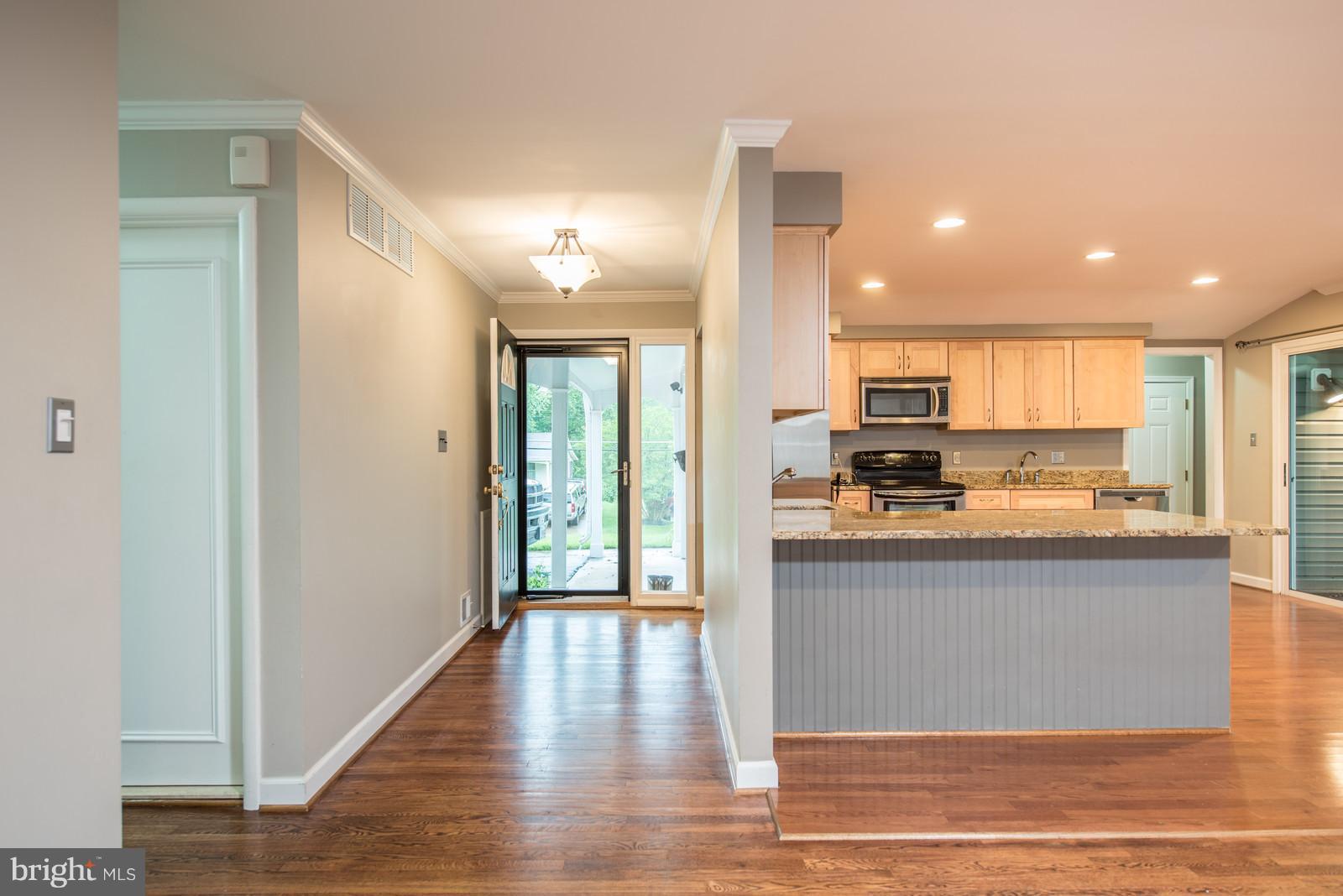 8107 Karl Road Alexandria, VA 22308 - Photo 7 of 30 Interior (General)