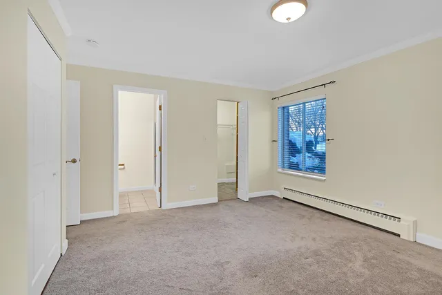 $2,150 | 2407 North Kennicott Drive, Unit 1A, Arlington Heights, IL 60004