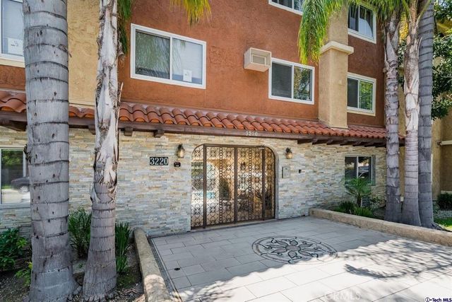 $2,100 | 3220 Altura Avenue, Unit 133, Glendale, CA 91214