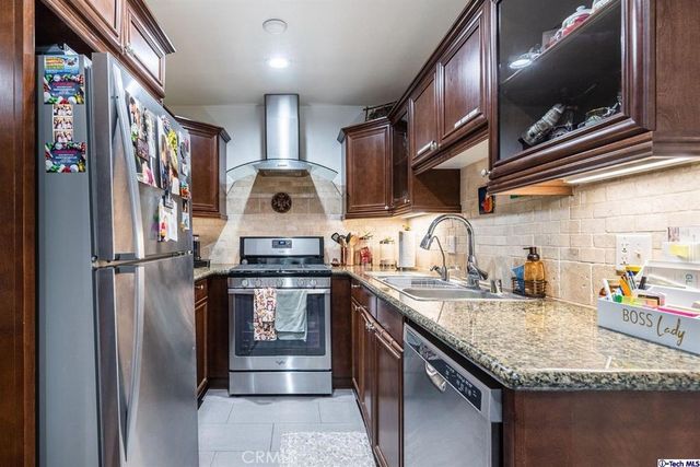 $2,100 | 3220 Altura Avenue, Unit 133, Glendale, CA 91214