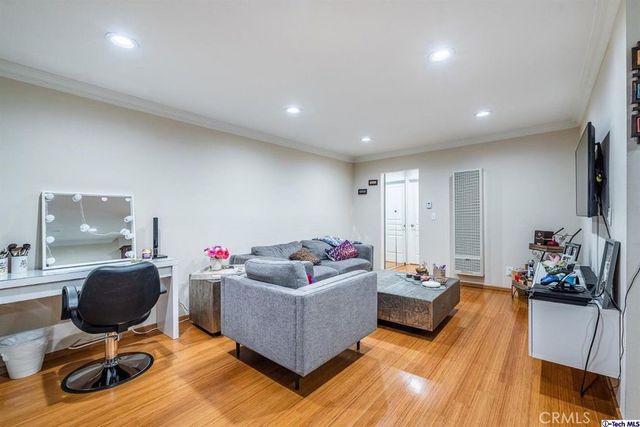 $2,100 | 3220 Altura Avenue, Unit 133, Glendale, CA 91214