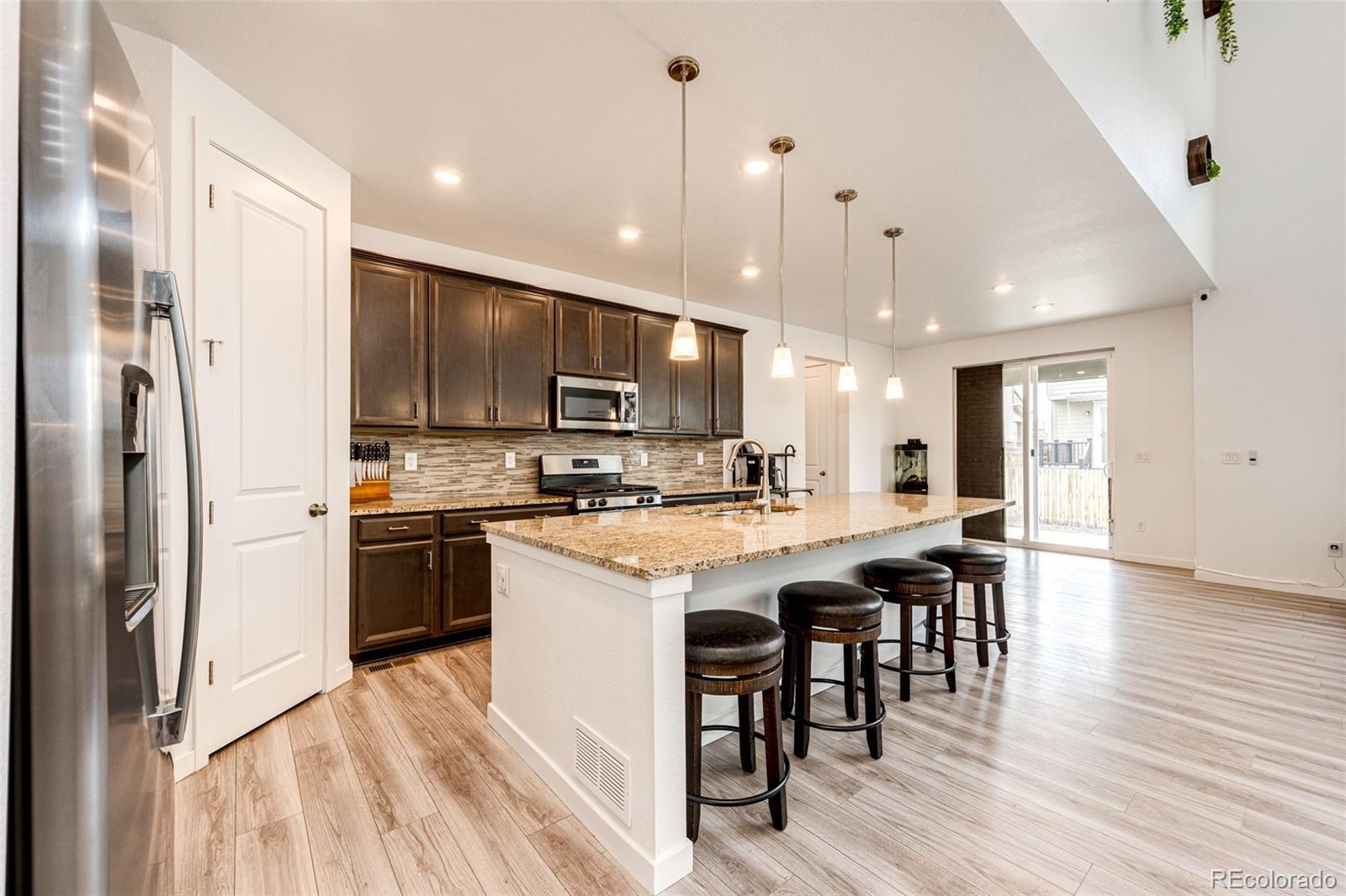 985 South Elk Way Aurora, CO 80018 - Photo 12 of 35