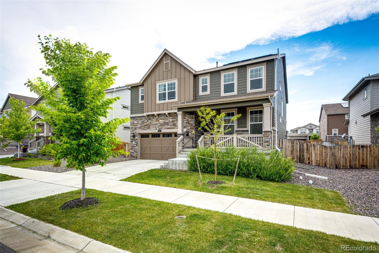 985 South Elk Way Aurora, CO 80018 - Photo 2 of 35