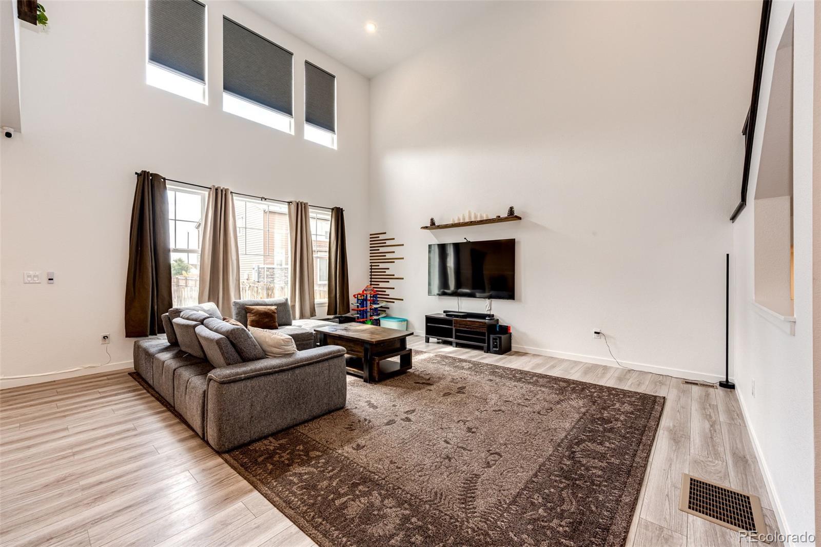 985 South Elk Way Aurora, CO 80018 - Photo 9 of 35