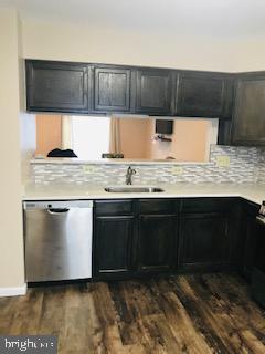 9935 Raintree Way Clinton, MD 20735 - Photo 2 of 14 Kitchen - Back Splash and Quartz Counter Tops