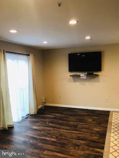 9935 Raintree Way Clinton, MD 20735 - Photo 5 of 14 Living Room w/ Recess Lighting