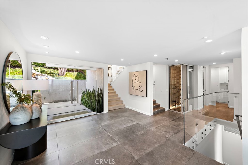 727 Bayview Place Laguna Beach, CA 92651 - Photo 3 of 75