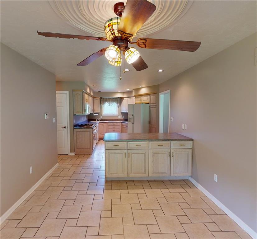 160 Robinson Run Road Butler, PA 16002 - Photo 5 of 25 Kitchen/Dining Room
