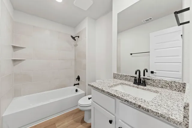 $364,900 | 9517 Balmy Lane, Manor, TX 78653