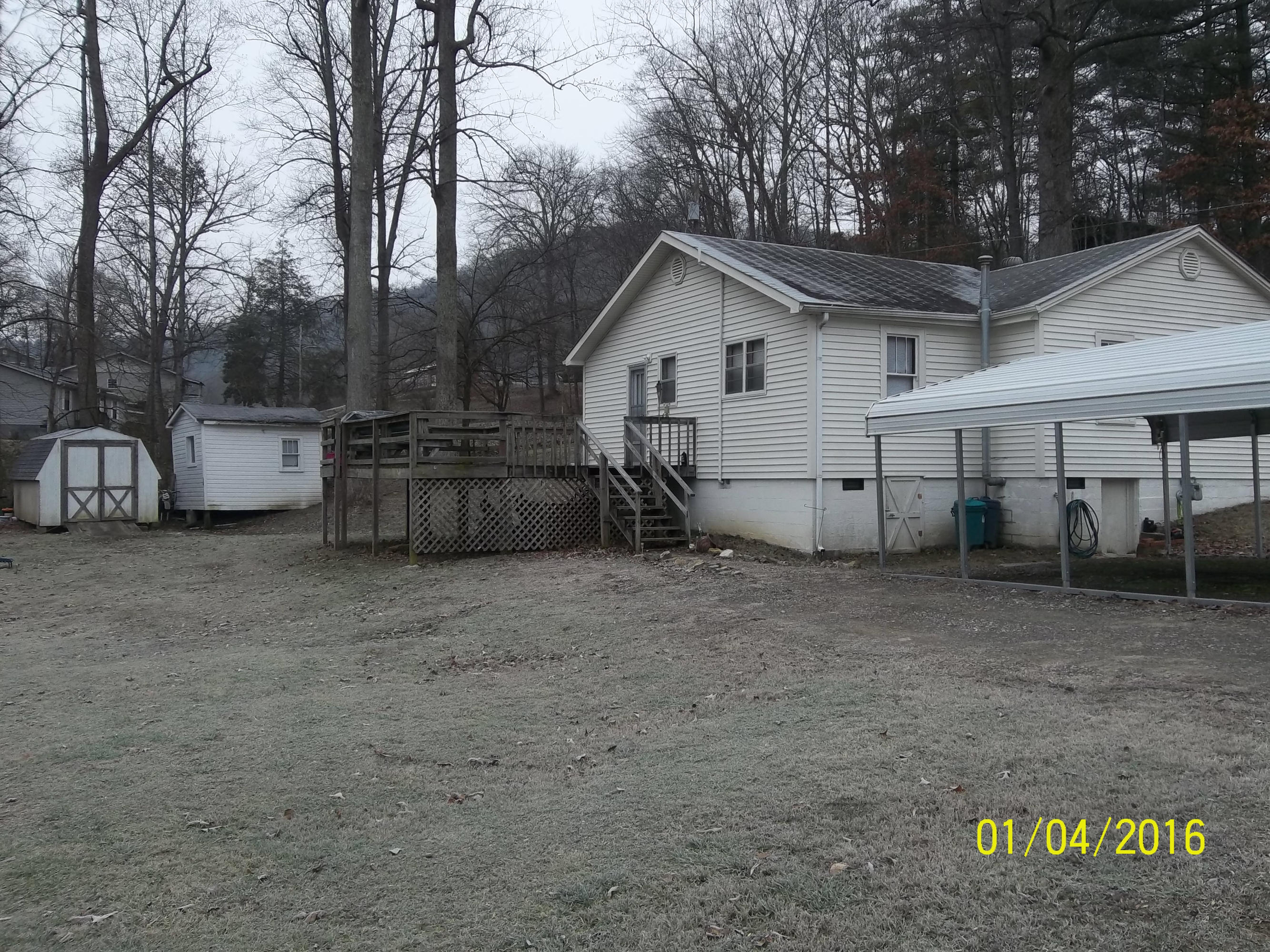 801 Wilson Road Oliver Springs, TN 37840 - Photo 4 of 15 100_0770