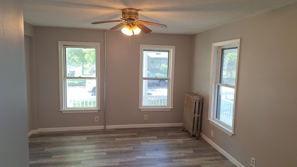 51 View Street Holyoke, MA 01040 - Photo 5 of 27 Gallery Image 5