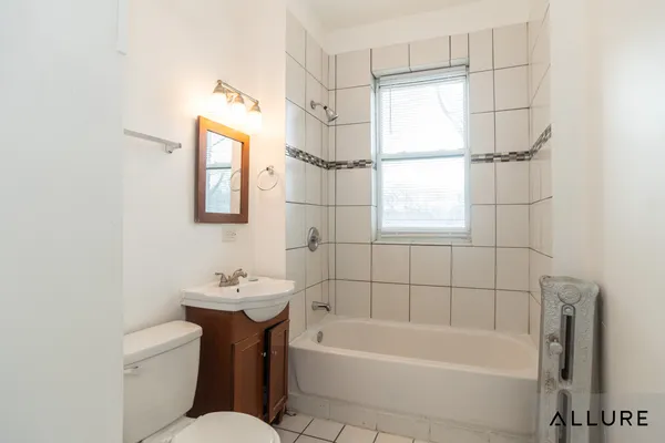 $1,300 | 7250 South Yale Avenue, Unit 3S, Chicago, IL 60621