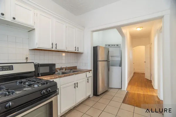 $1,300 | 7250 South Yale Avenue, Unit 3S, Chicago, IL 60621