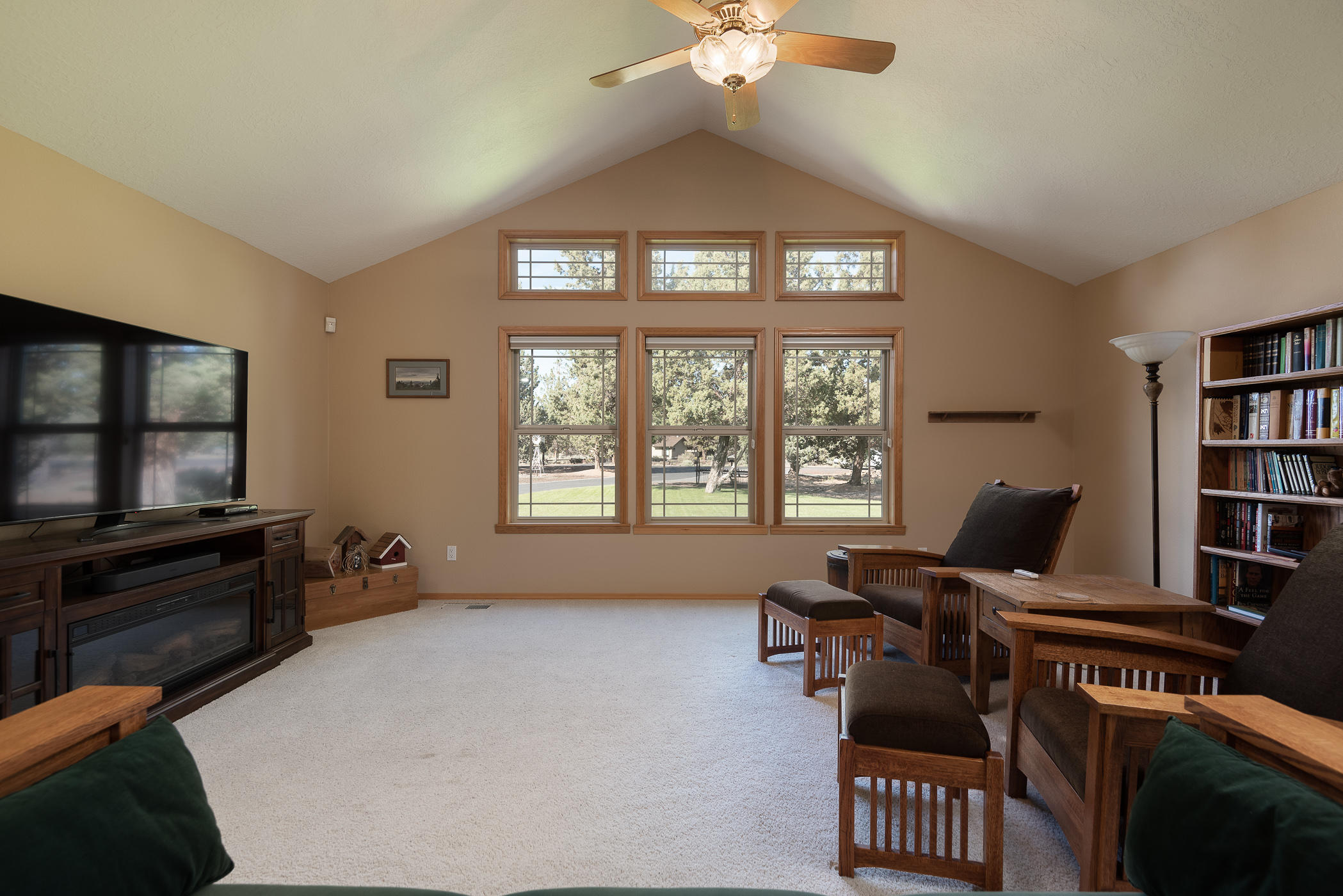 64481 McGrath Road Bend, OR 97701 - Photo 6 of 36 McGrath_Bergs-15