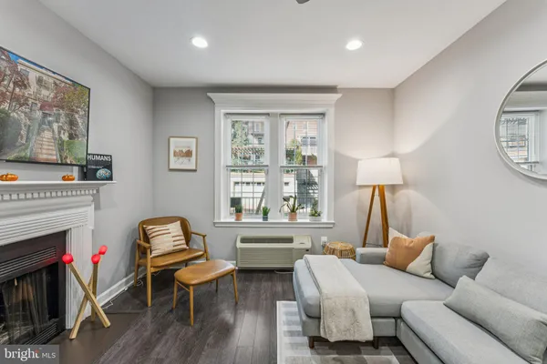 $2,750 | 1833 California Street Northwest, Unit 203, Washington, DC 20009