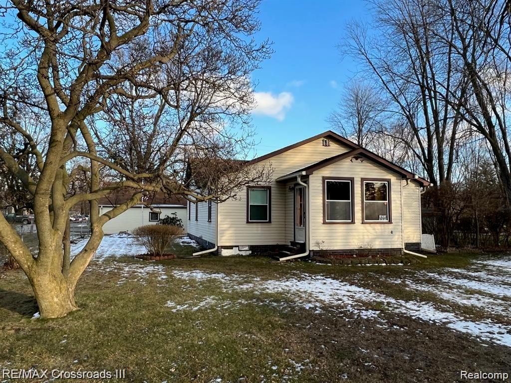 21807 Telegraph Road Trenton, MI 48183 - Photo 1 of 27 Gallery Image 1