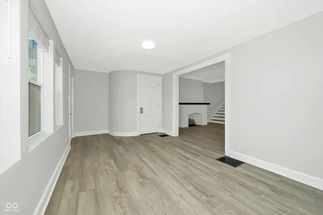 $1,695 | 3343 Carrollton Avenue, Indianapolis, IN 46205