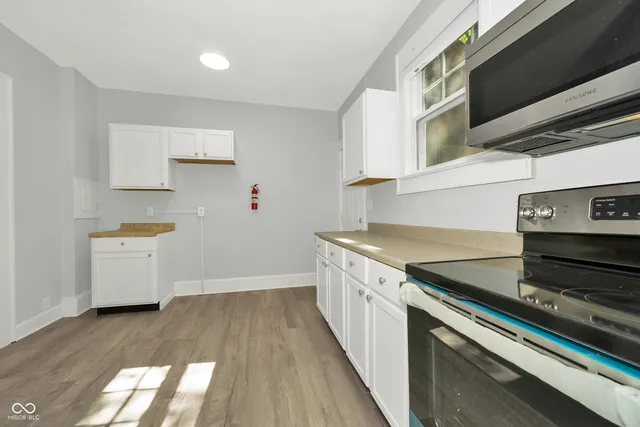 $1,695 | 3343 Carrollton Avenue, Indianapolis, IN 46205