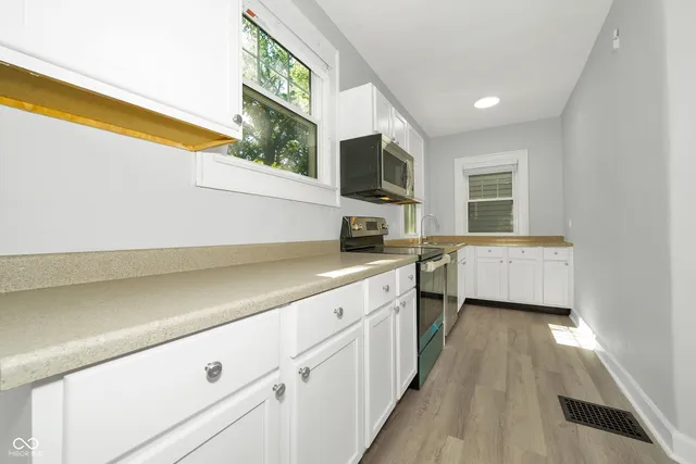 $1,695 | 3343 Carrollton Avenue, Indianapolis, IN 46205