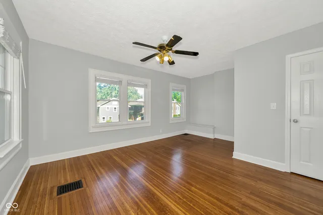 $1,695 | 3343 Carrollton Avenue, Indianapolis, IN 46205