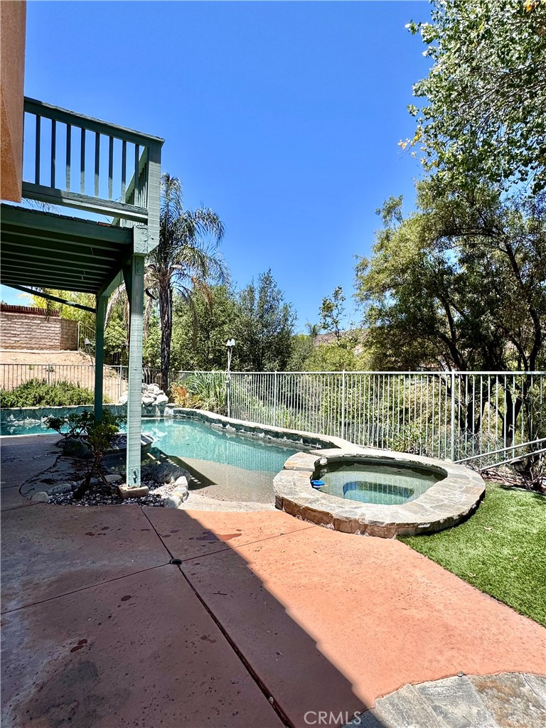 28463 Cascade Road Castaic, CA 91384 - Photo 4 of 16
