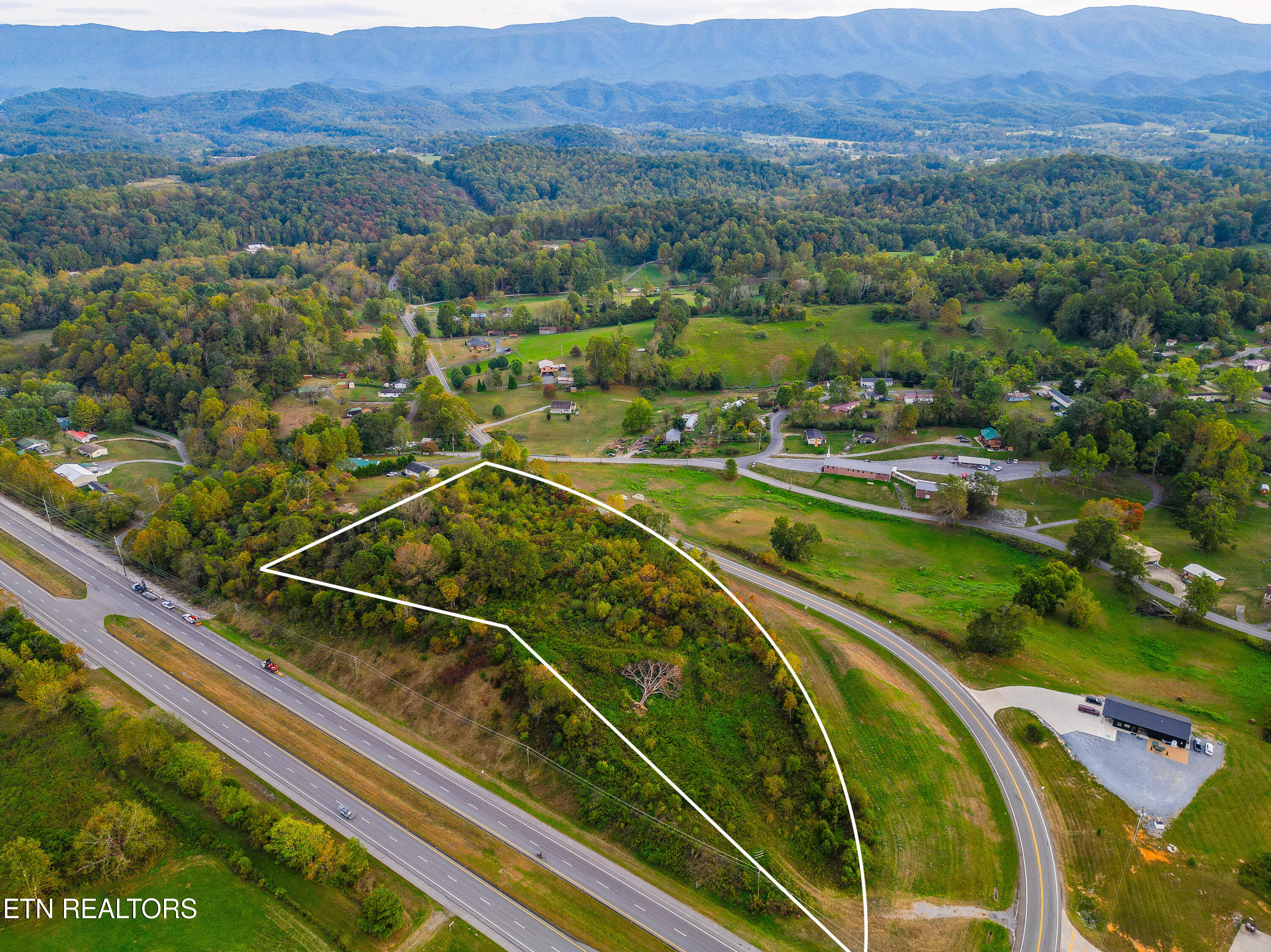 501 Hickory Tree Road Bristol, TN 37620 - Photo 3 of 10 dji_fly_20231004_032148_976_169655532068