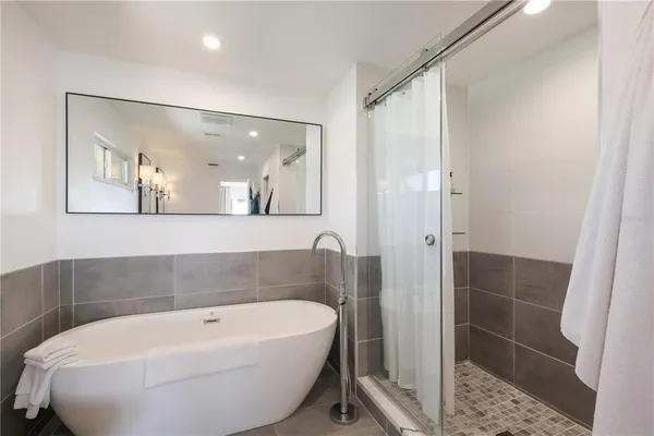 $2,195,000 | 3908 Bayside Drive, Bradenton, FL 34210