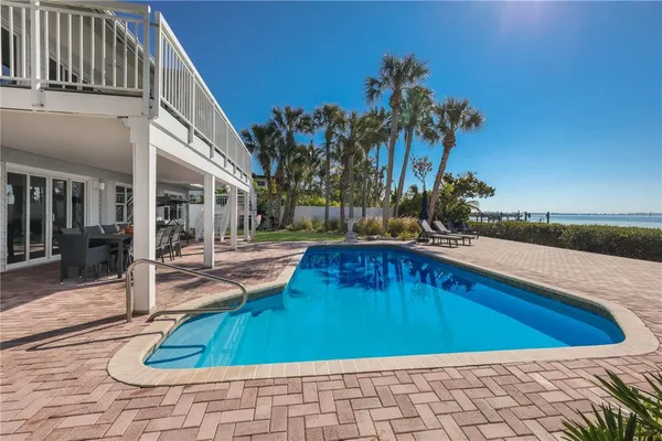 $2,195,000 | 3908 Bayside Drive, Bradenton, FL 34210