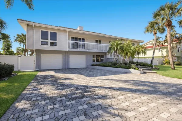$2,195,000 | 3908 Bayside Drive, Bradenton, FL 34210