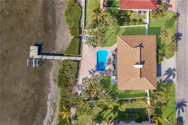 $2,195,000 | 3908 Bayside Drive, Bradenton, FL 34210