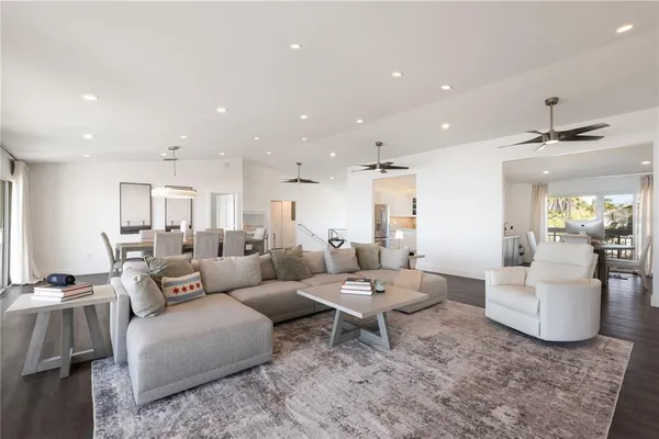 $2,195,000 | 3908 Bayside Drive, Bradenton, FL 34210