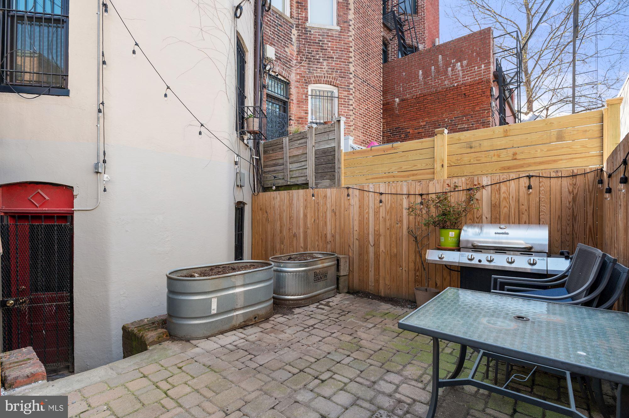 2004 15th Street Northwest Washington, DC 20009 - Photo 11 of 32