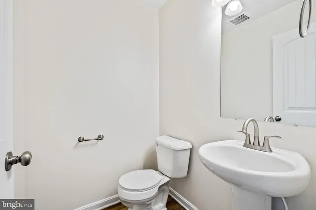 $2,250 | 426 Cadbury Drive, Red Lion, PA 17356