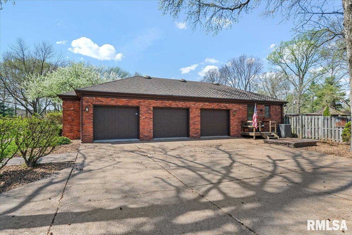 2223 Cardinal Drive Springfield, IL 62704 - Photo 79 of 88