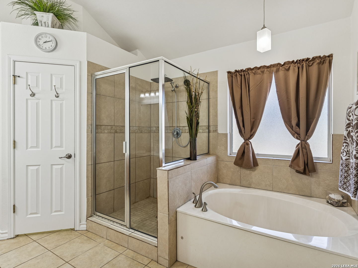 604 Guadalupe Drive Spring Branch, TX 78070 - Photo 27 of 54 a bathroom with a tub a sink and a shower