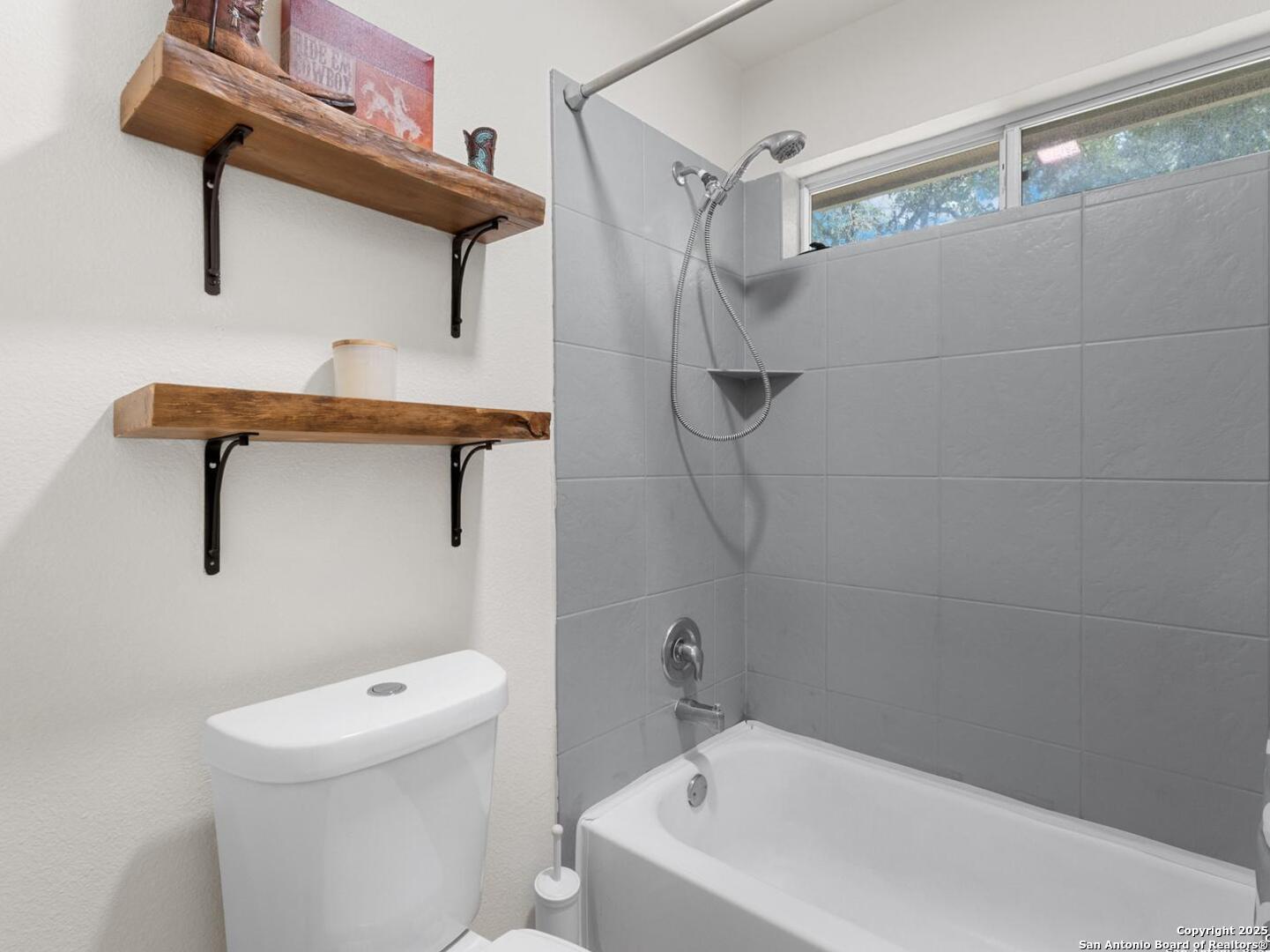 604 Guadalupe Drive Spring Branch, TX 78070 - Photo 34 of 54 a bathroom with a sink a toilet and shower