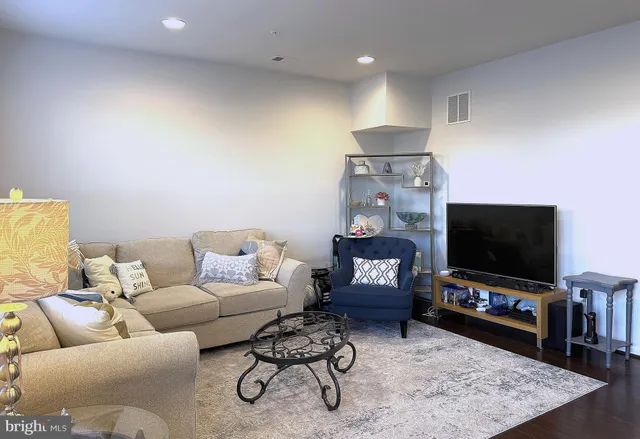 $3,350 | 22228 Cabin Branch Avenue, Clarksburg, MD 20871