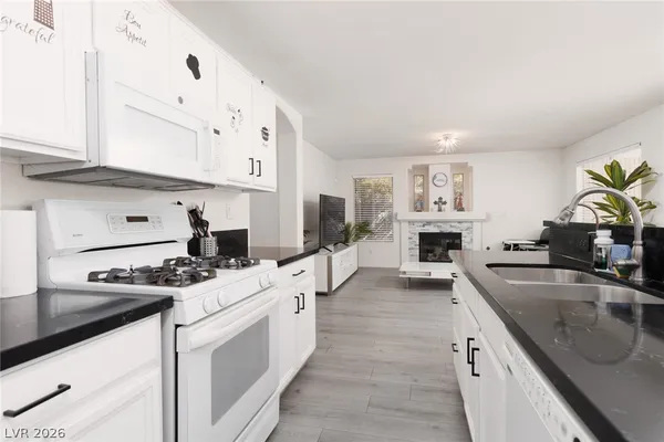 $3,200 | 2165 Crestline Falls Place, Las Vegas, NV 89134