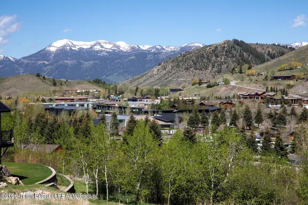 $1,995,000 | 701 Rodeo Drive, Jackson, WY 83001