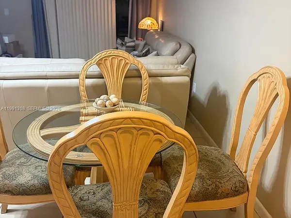 $2,300 | 9715 Fontainebleau Boulevard, Unit E213, Miami, FL 33172