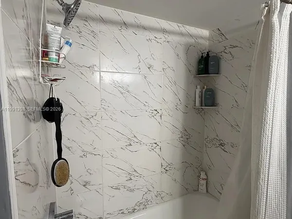 $2,300 | 9715 Fontainebleau Boulevard, Unit E213, Miami, FL 33172