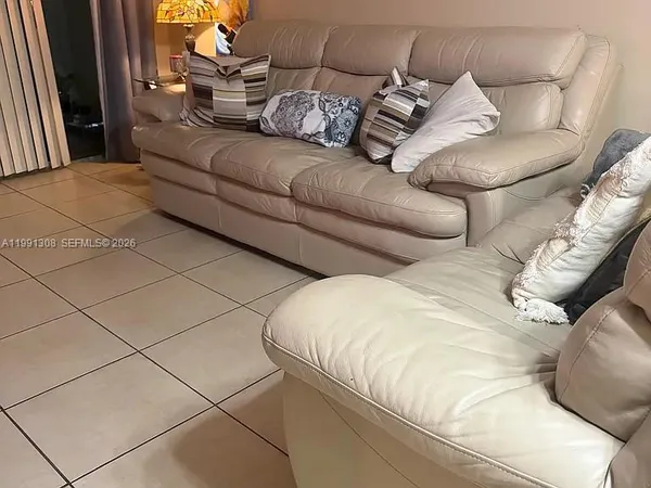 $2,300 | 9715 Fontainebleau Boulevard, Unit E213, Miami, FL 33172